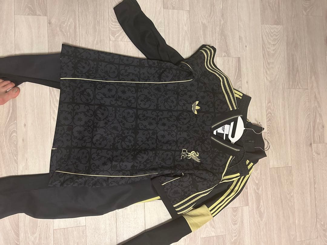 リバプール　ジャージ　セットアップ