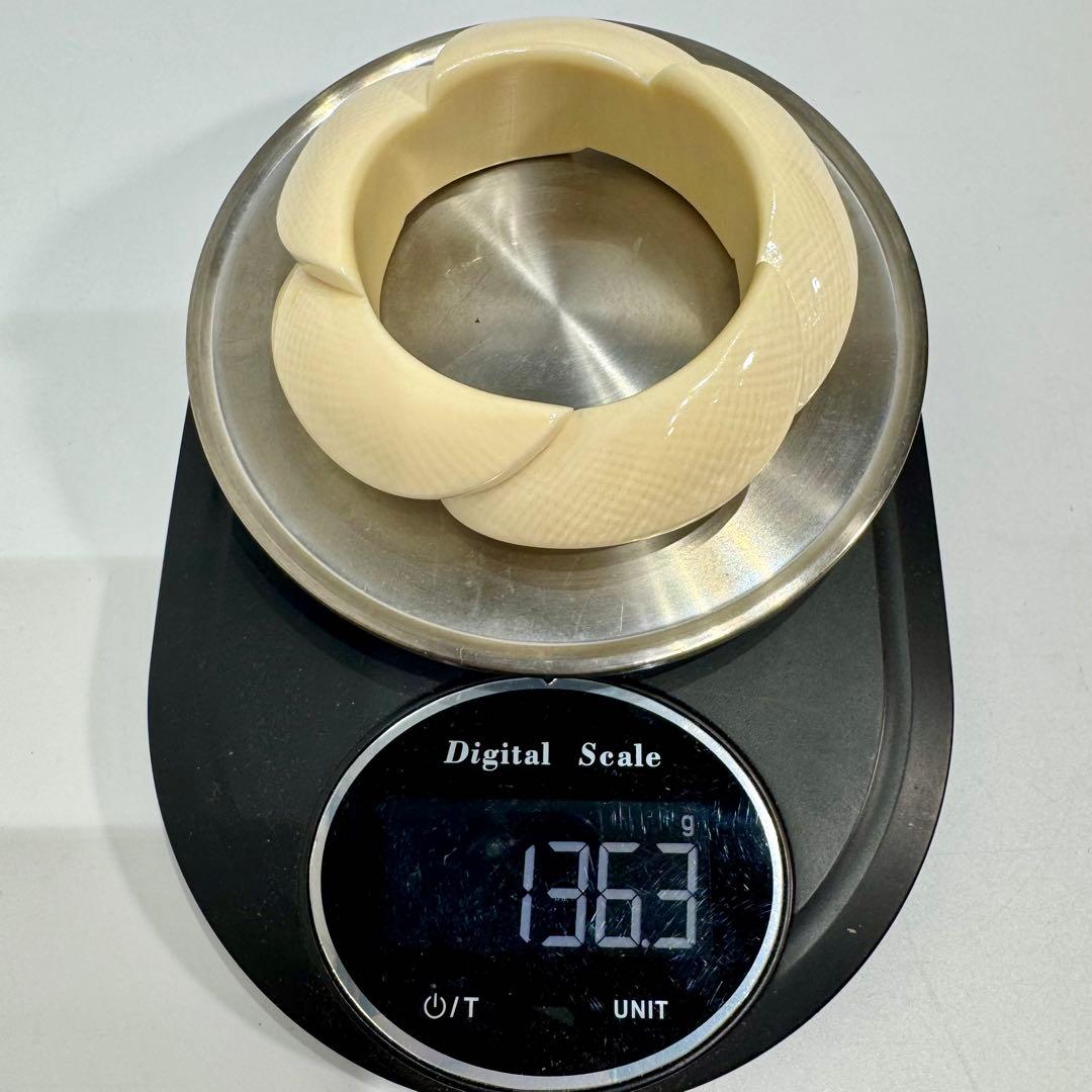 N*t様 天然素材 象牙風 バングル 大ぶり10cm 136g