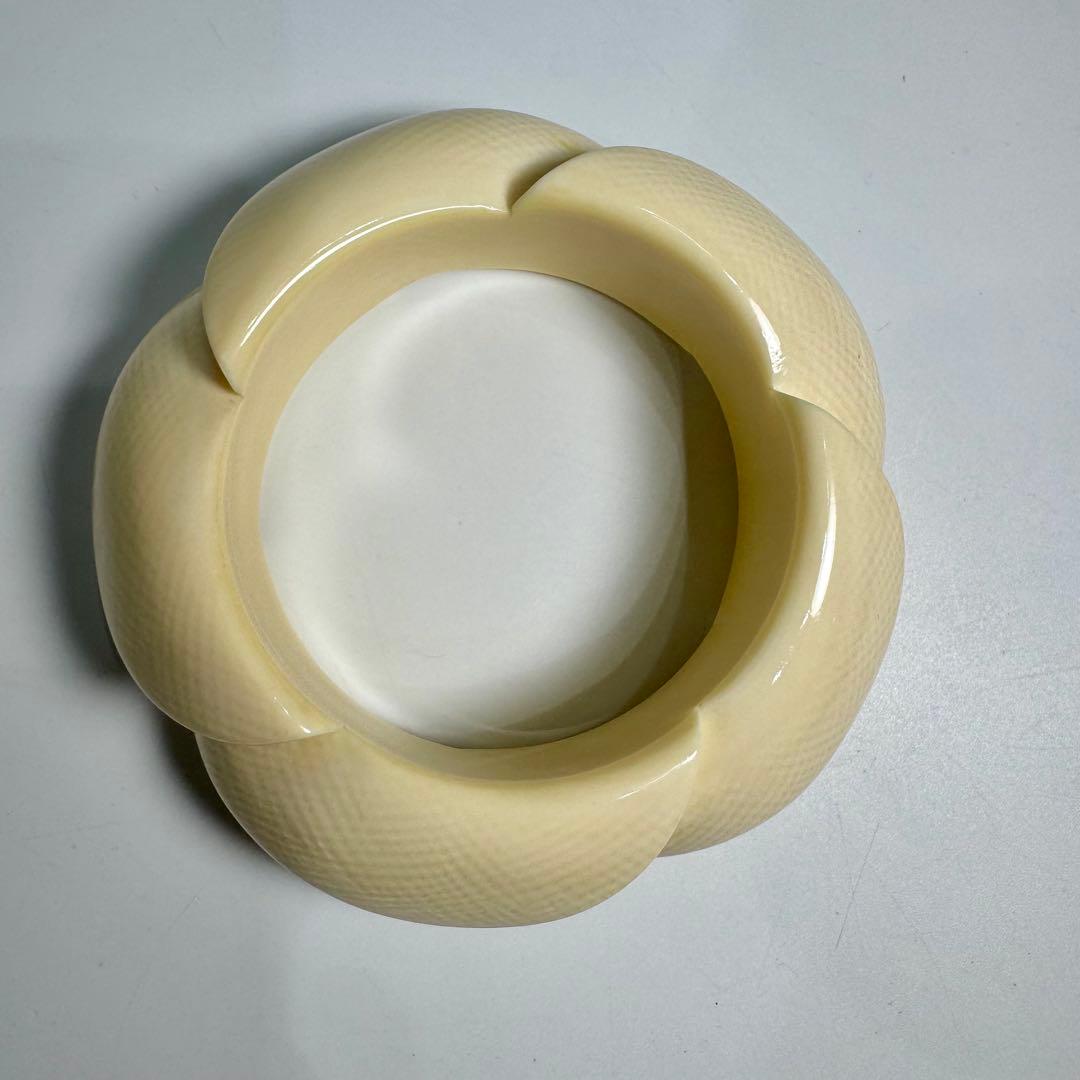 N*t様 天然素材 象牙風 バングル 大ぶり10cm 136g
