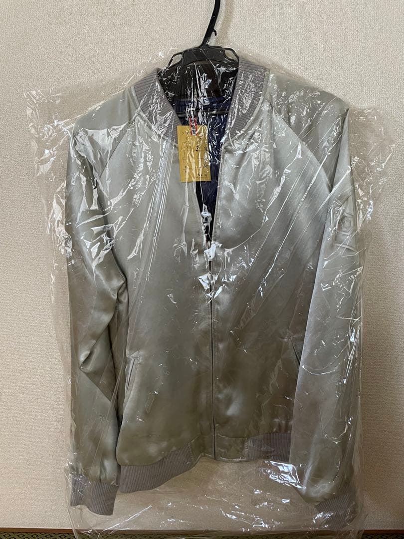 女王蜂オリジナルスカジャン　「氷山孔雀」