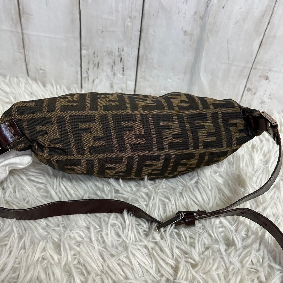FENDI ズッカ　ウエストポーチ　ウエストバッグ　レザー　ナイロンキャンバス