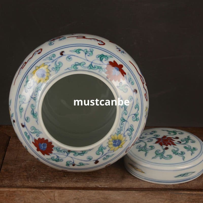 明成化手画斗彩鶏紋天字 缶茶壺 景徳鎮 陶磁器 装飾品 現代工芸品 美術品 置物