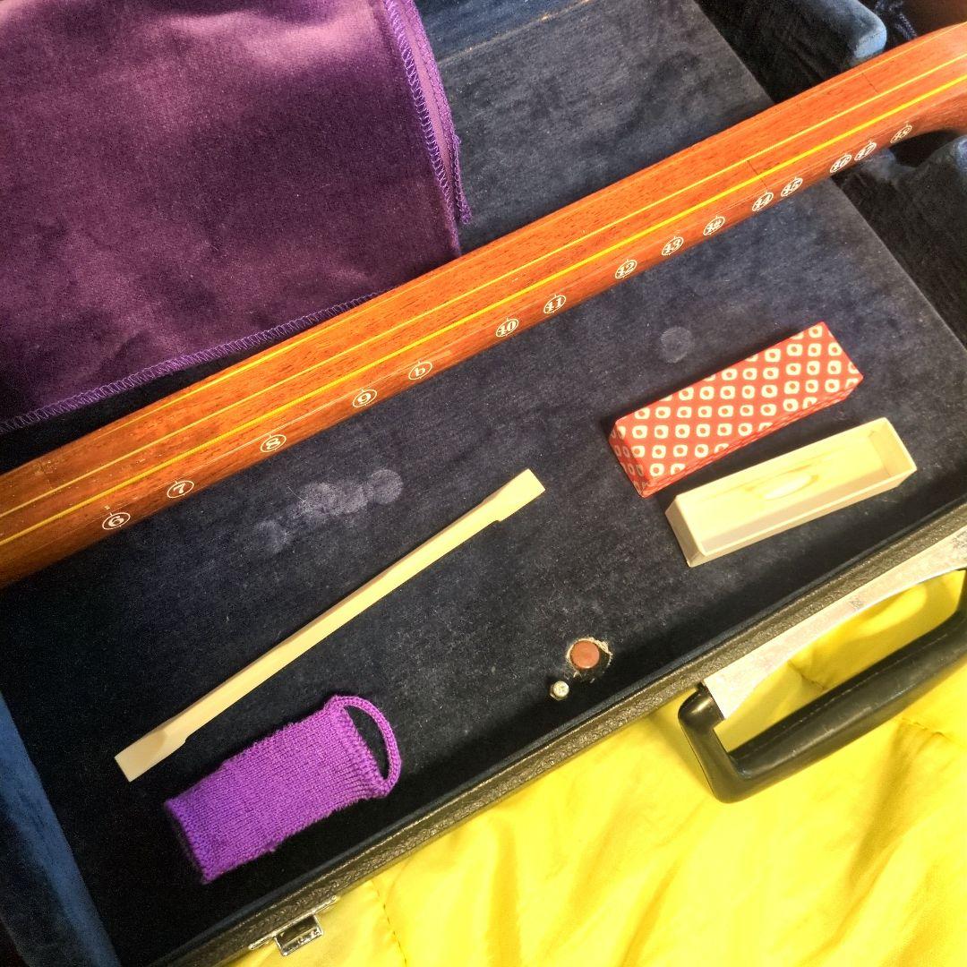 三味線　ハードケース付き　和楽器　破れ無　骨董　民謡　地唄