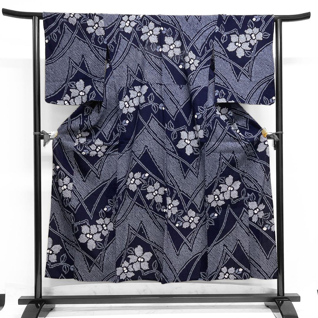 浴衣　有松鳴海絞り　花模様　杉綾紋　ギザギザ　ネイビー　着物　034a d