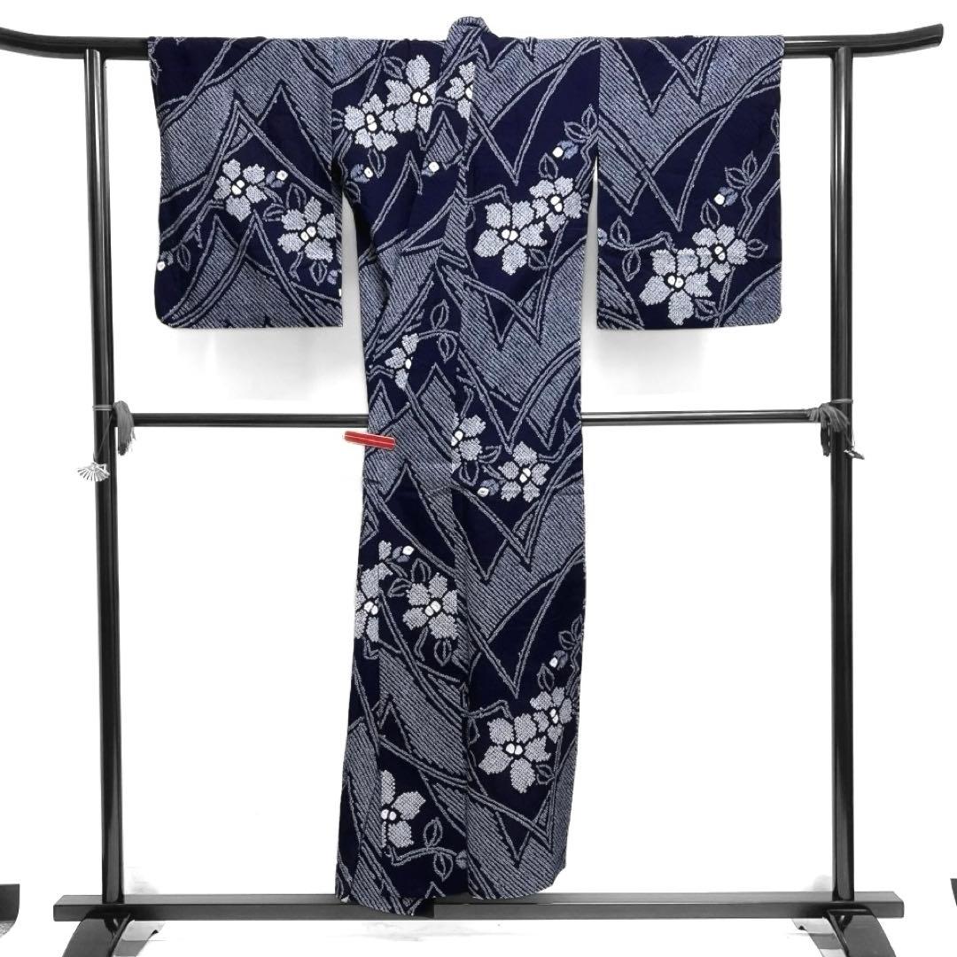 浴衣　有松鳴海絞り　花模様　杉綾紋　ギザギザ　ネイビー　着物　034a d