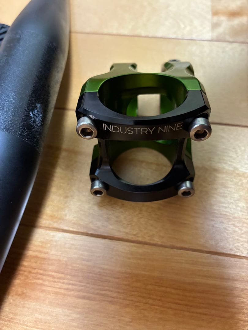 ENVE M7カーボンハンドルバー+ Industrynine A35ステム