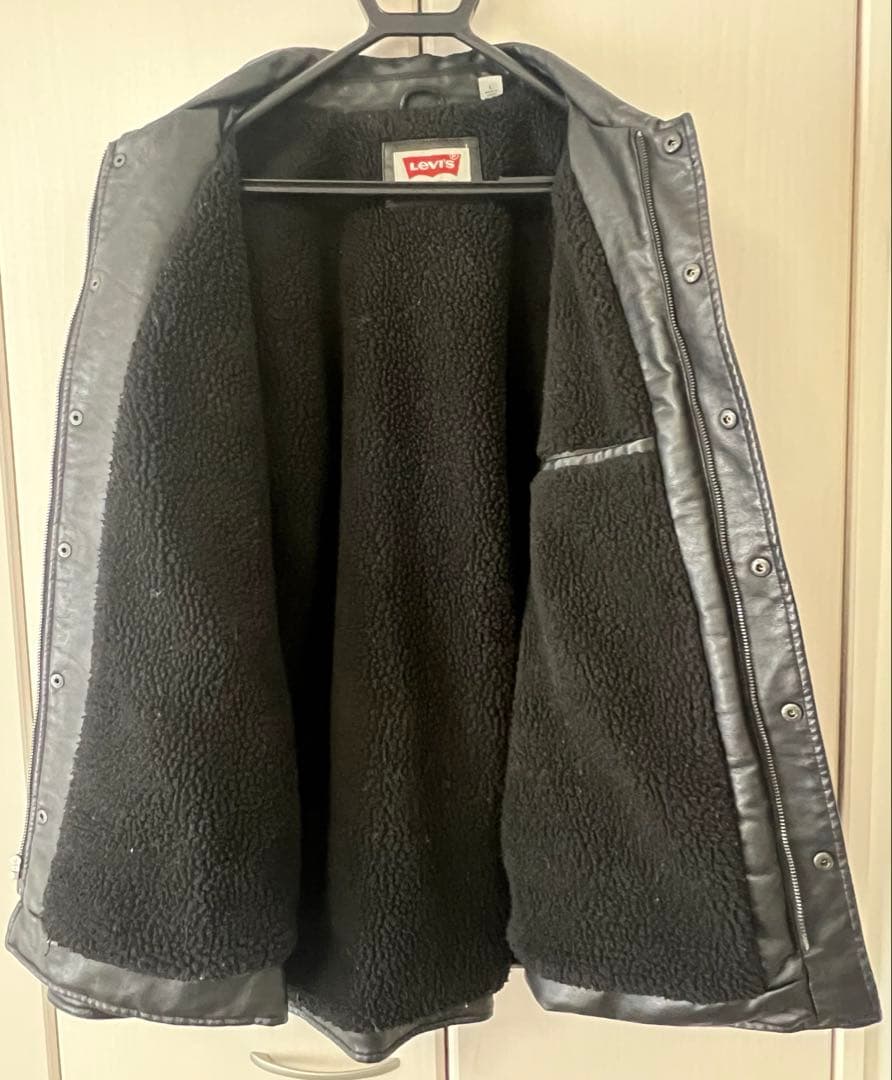 Levi's ブラックフェイクレザー 裏ボア ジャケット