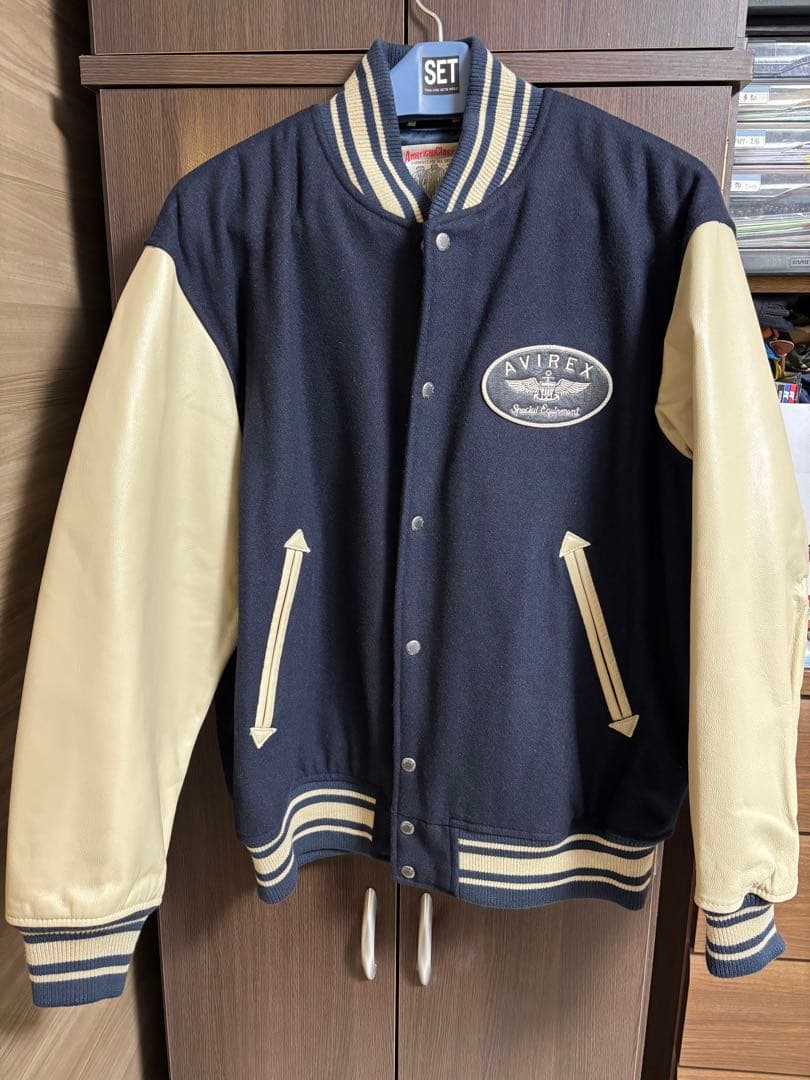 新品未使用AVIREX スタジャン ネイビー/ベージュ