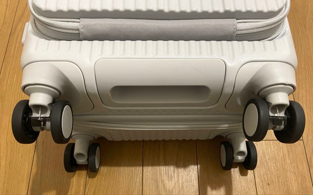 innovator スーツケース 38L グレー ストーン