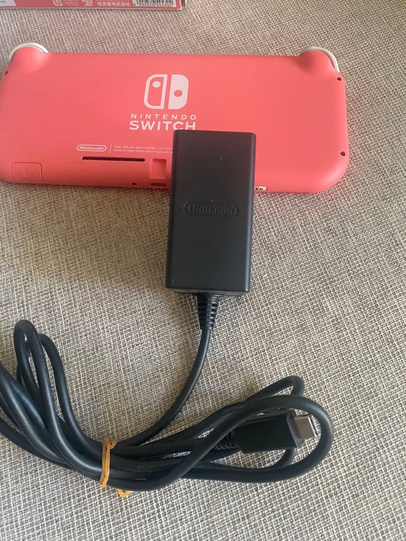 「Nintendo Switch Lite ピンク 箱　充電器付き