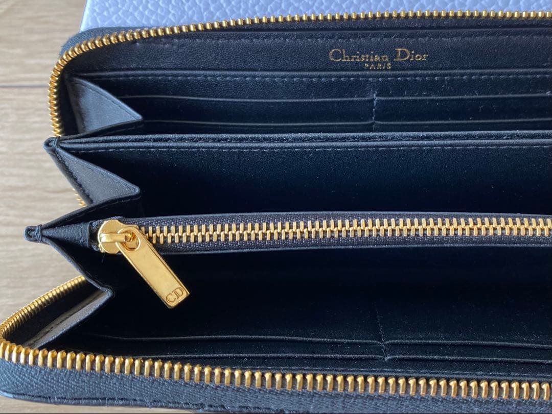 Dior ディオールCaro ロングウォレット