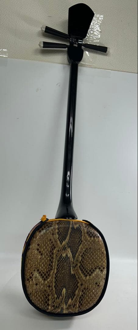 ④ 沖縄 三線 本蛇革 ハードケース付き 初心者 入門 蛇皮 本革