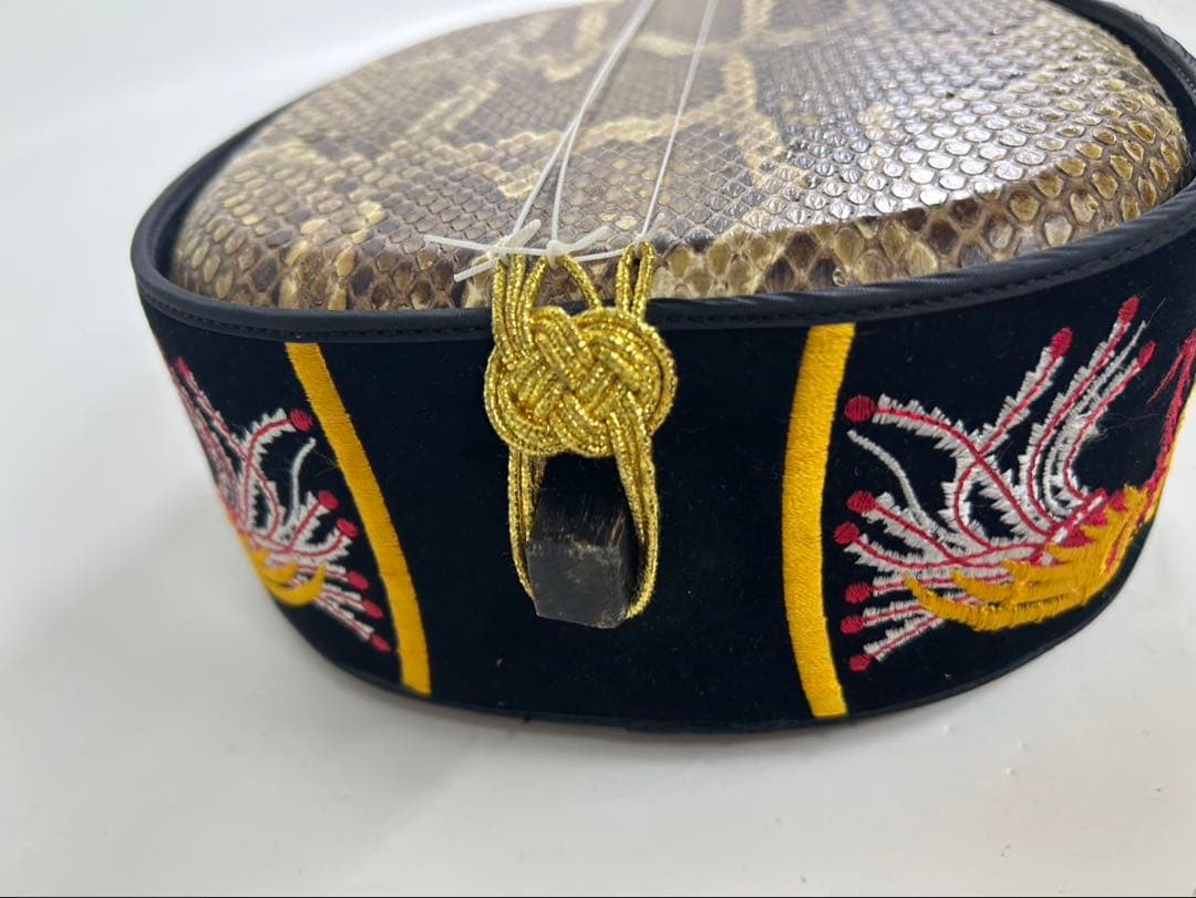 ④ 沖縄 三線 本蛇革 ハードケース付き 初心者 入門 蛇皮 本革