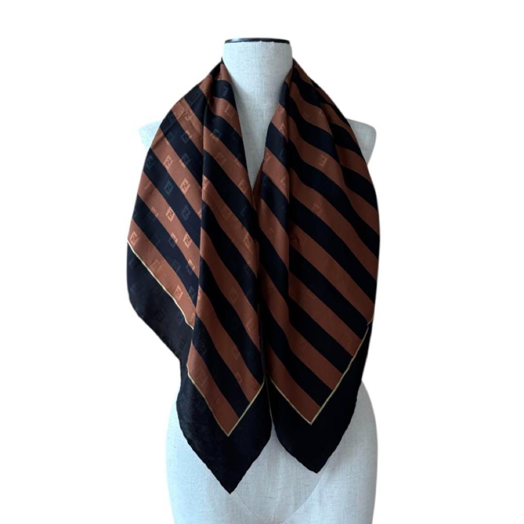 ズッカ柄 FF柄 フェンディ シルク スカーフ ブラウン