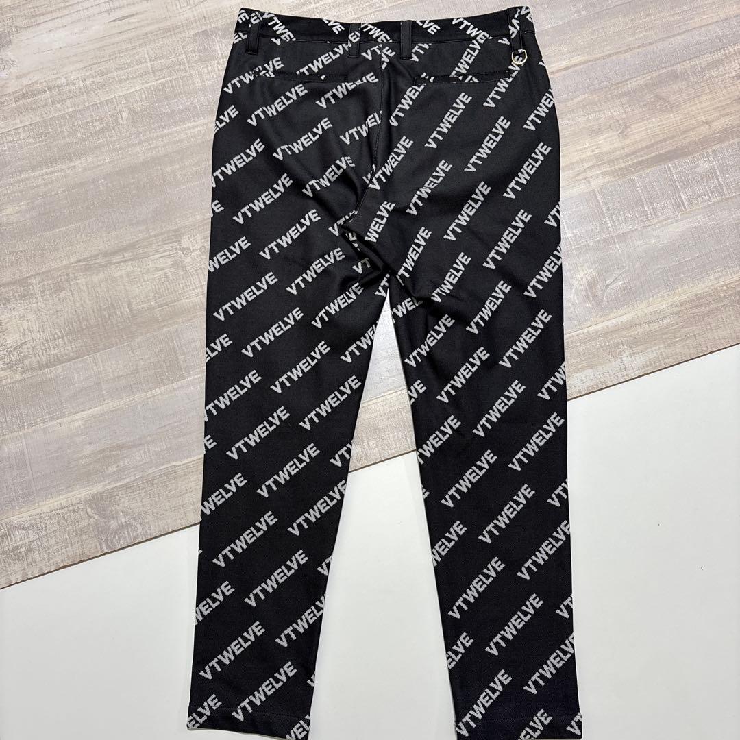 ヴィ・トゥエルヴ★ロゴ総柄★全方向ストレッチ★パンツ 【メンズ サイズL】