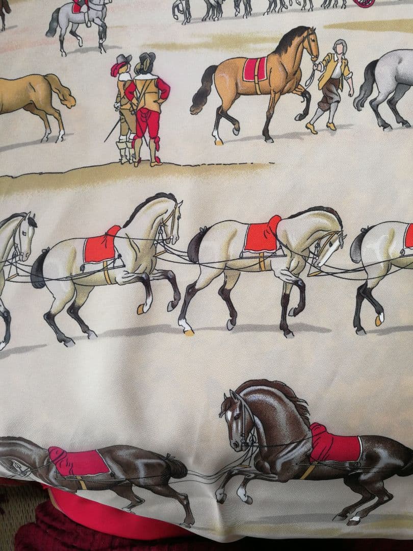 エルメス　HERMES　スカーフ　カレ90 馬のプレゼンテーション