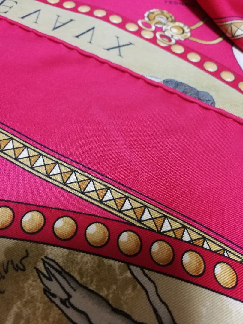 エルメス　HERMES　スカーフ　カレ90 馬のプレゼンテーション