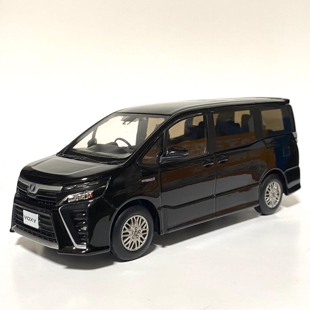 m様専用 トヨタ ヴォクシー 80系 後期 ブラック 1/30カラーサンプル