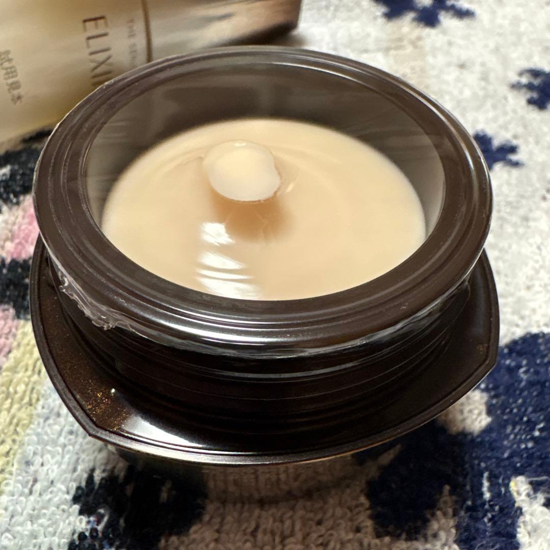 新品未使用　エリクシール　トータルVファーミングクリーム　ザ・セラムaa