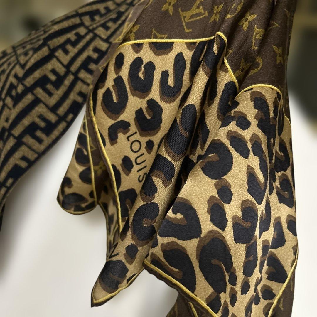 ❣️Xmasバーゲン、シルクスカーフ モノグラム＆豹柄 美品‼️
