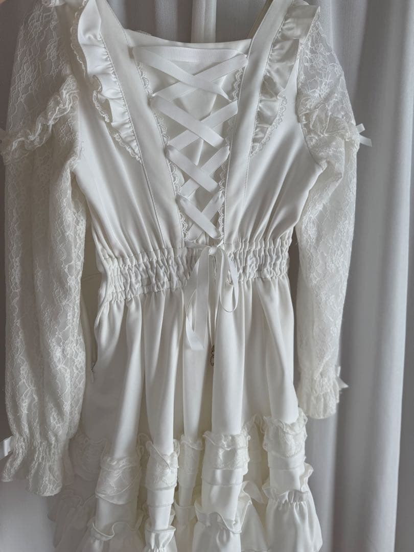 【12月末まで‼️】 LIZLISA ティアラリボンティアードワンピース 白