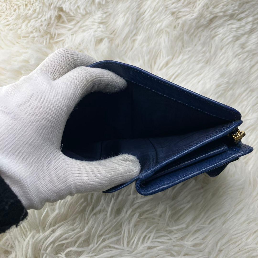 極美品✨PRADA プラダ 二つ折り財布 ネイビー ゴールドロゴ