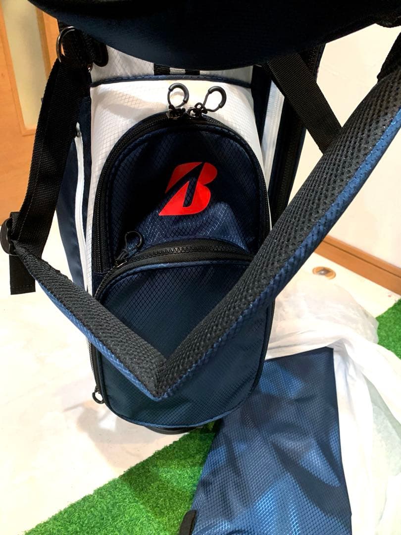 新品未使用　ブリヂストン　ツアーB スタンド　キャディバッグ　CBG423