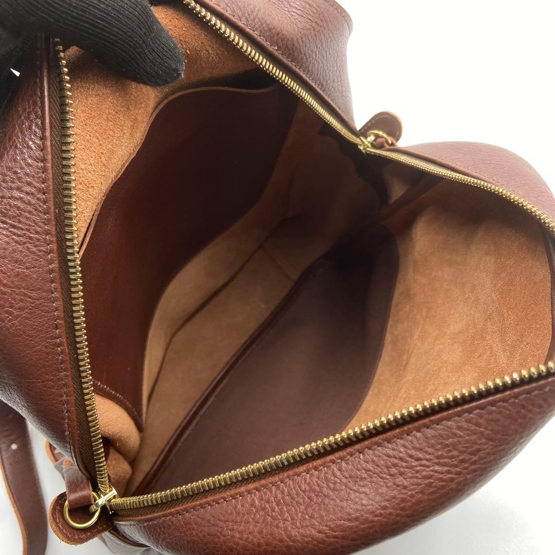 YTTS　イルビゾンテ　リュック　バックパック　ロゴ刻印　オールレザー