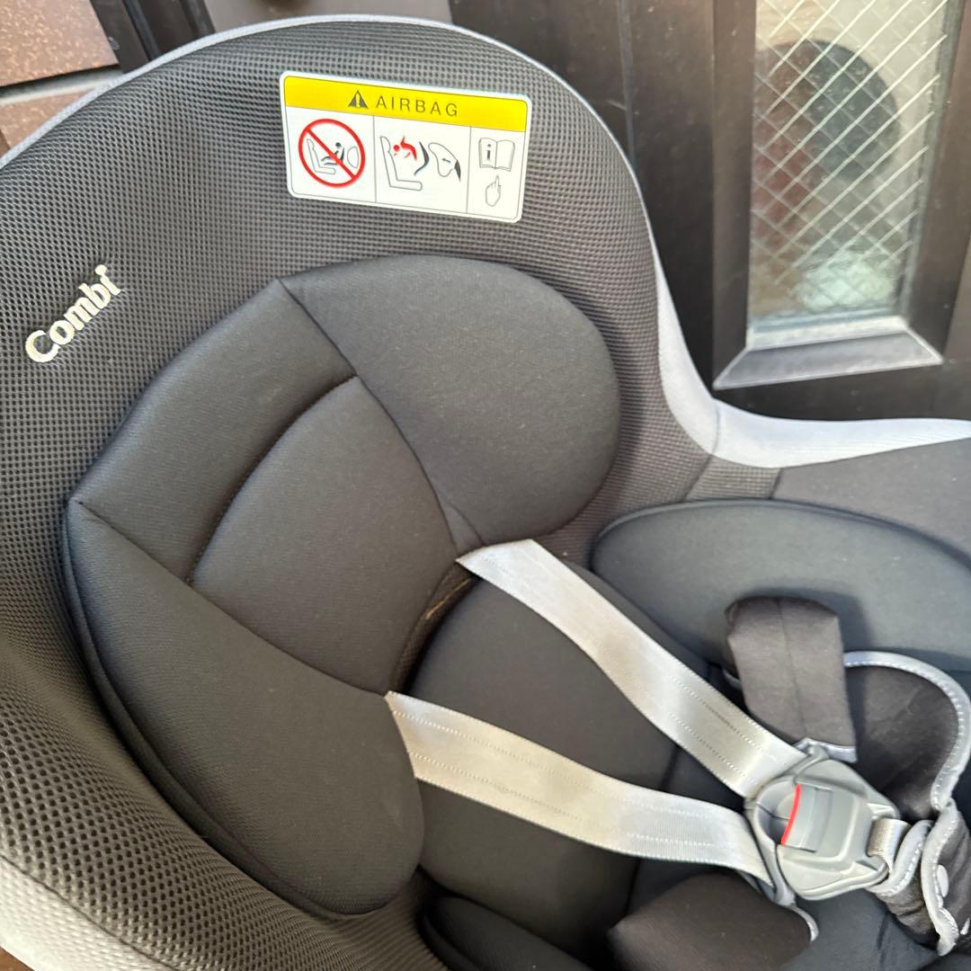 Combi チャイルドシート　ウィゴー　LYF-375