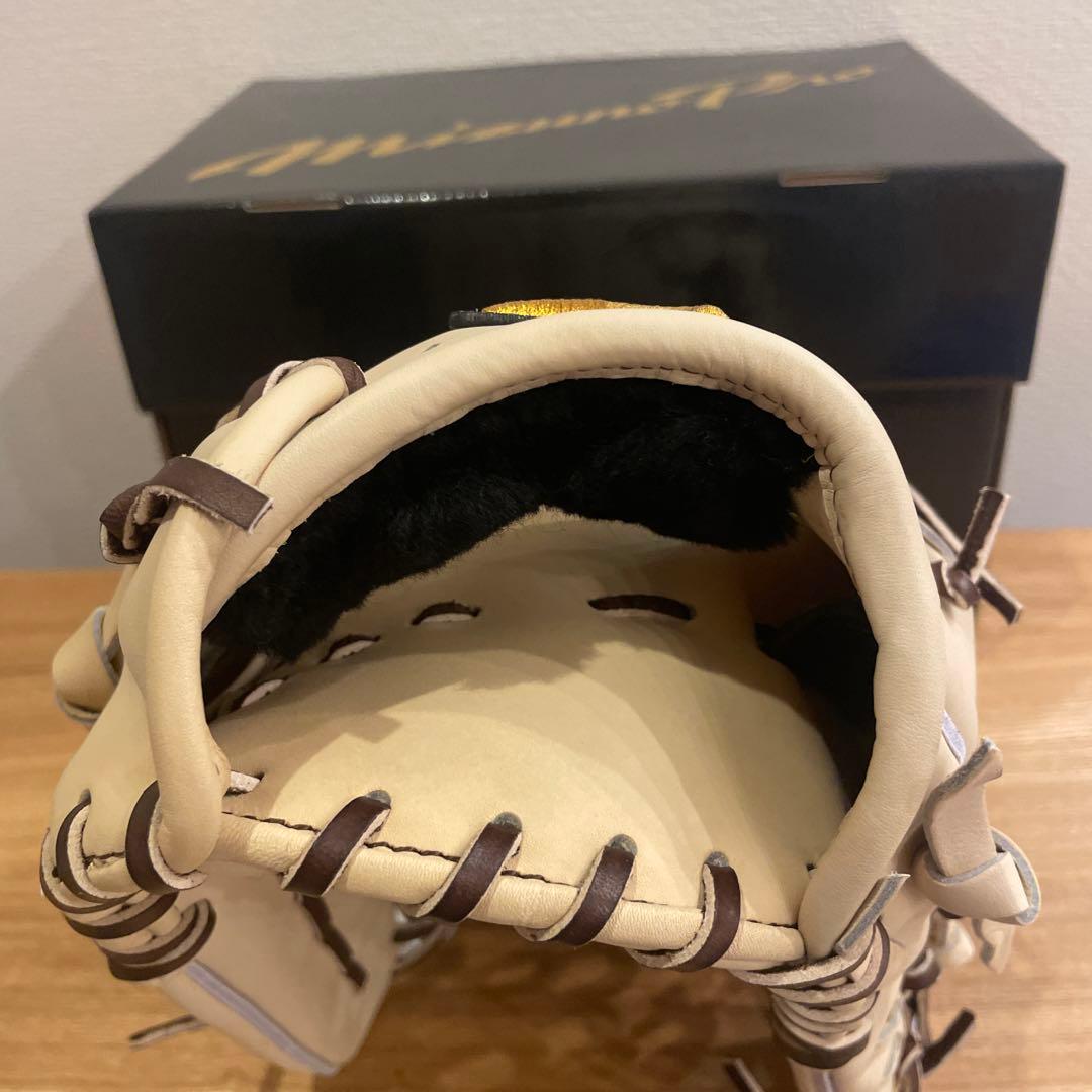 ミズノプロ　硬式用　外野　グローブ　グラブ　定価69,300円　高校野球対応