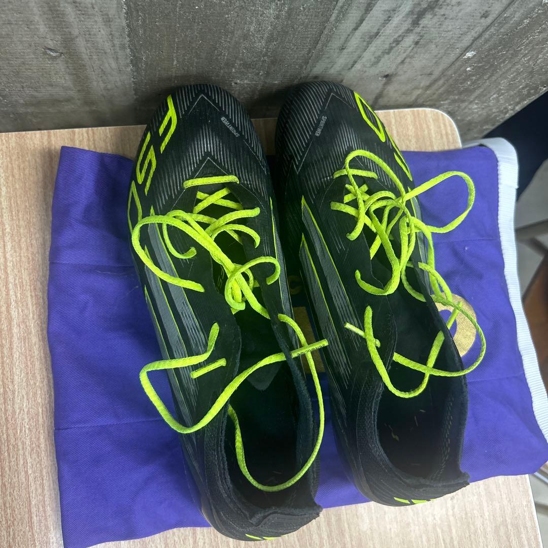 F50 ELITE HG/AG ジャパン / 土・人工芝用