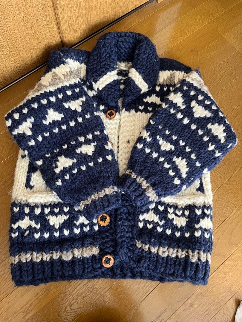 カウチン厚手ニットカーディガン 鹿デザイン　カナダ製