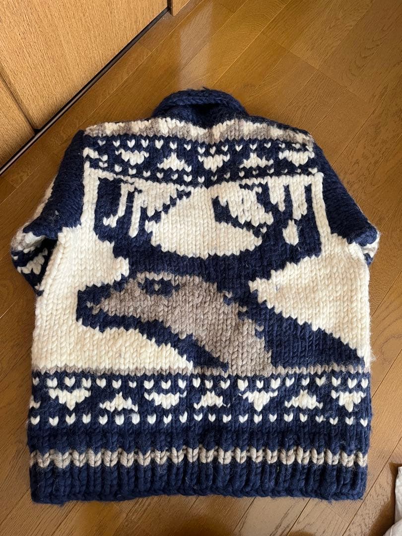 カウチン厚手ニットカーディガン 鹿デザイン　カナダ製