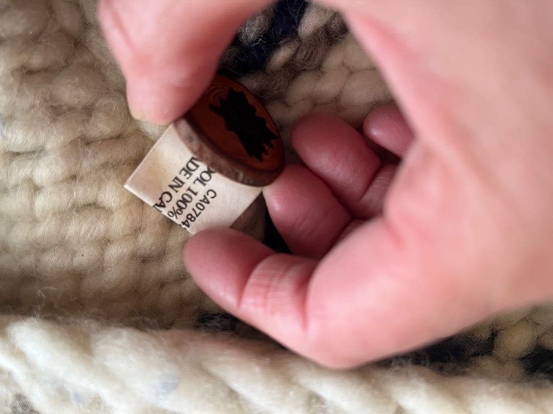 カウチン厚手ニットカーディガン 鹿デザイン　カナダ製