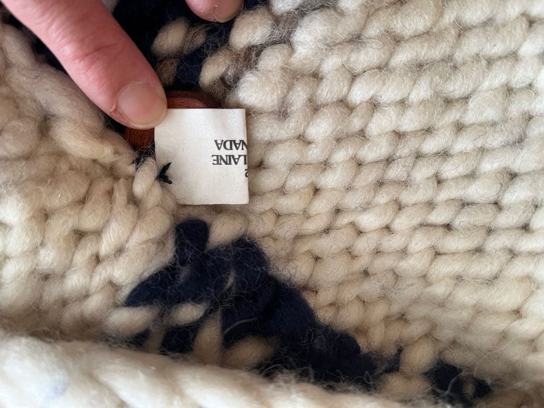 カウチン厚手ニットカーディガン 鹿デザイン　カナダ製