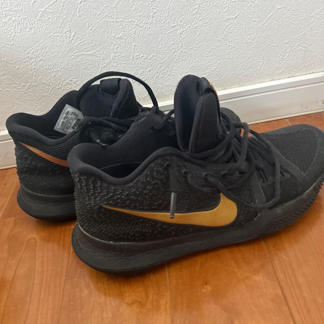 Nike カイリー　バッシュ