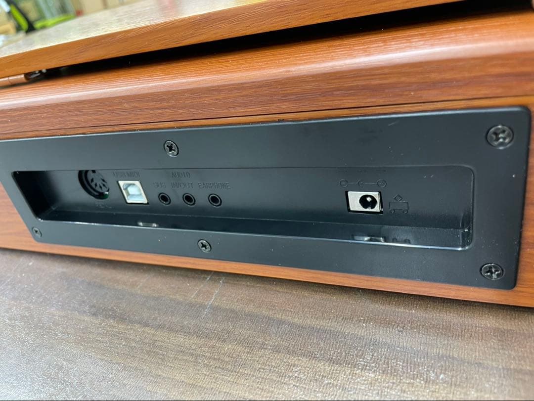 スタンド付き　電子ピアノ88鍵盤　木目調ボディ　ウォールナット