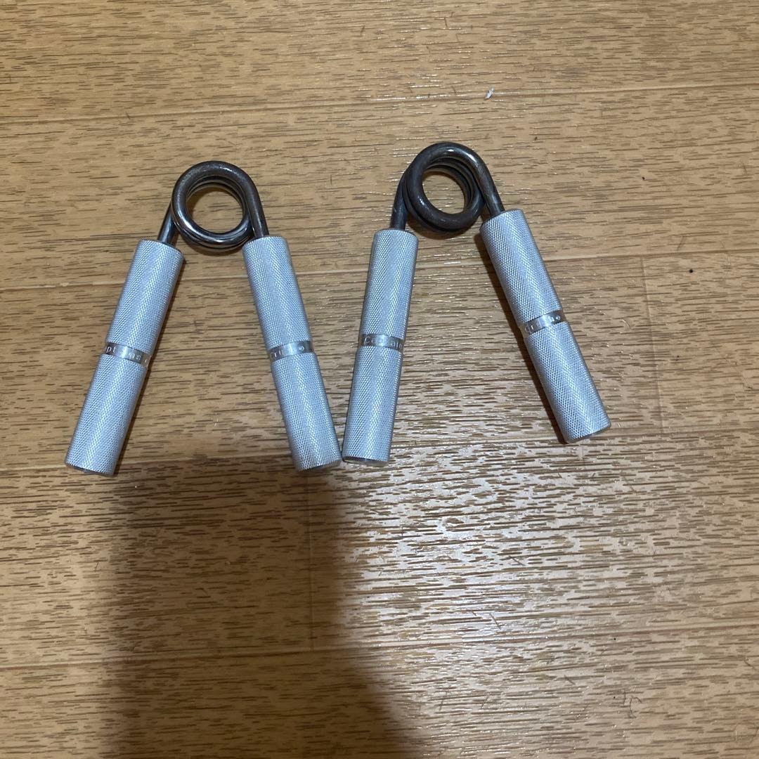 COC ハンドグリッパーNO.0.5（50kg）、No.1（63kg） - メルカリ