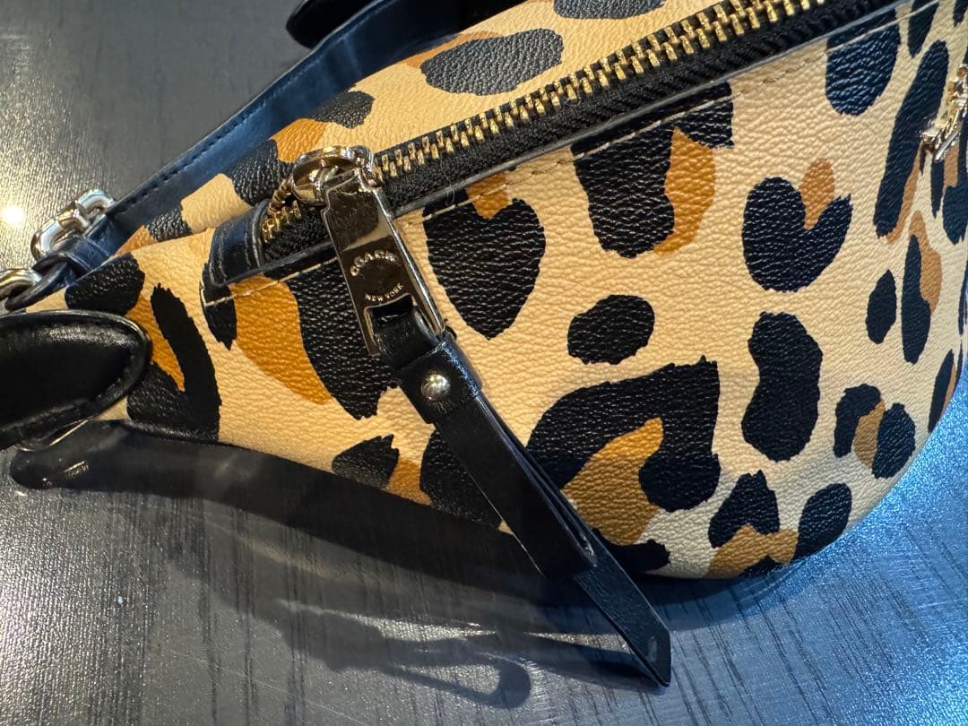 ★COACH レオパード　ボディーバッグ★美品