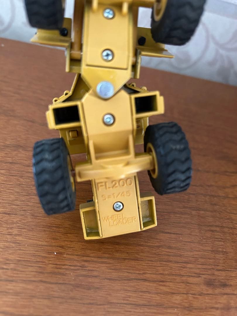 古河機械金属ホイールローダーFL200-I新品 ミニチュア - メルカリ