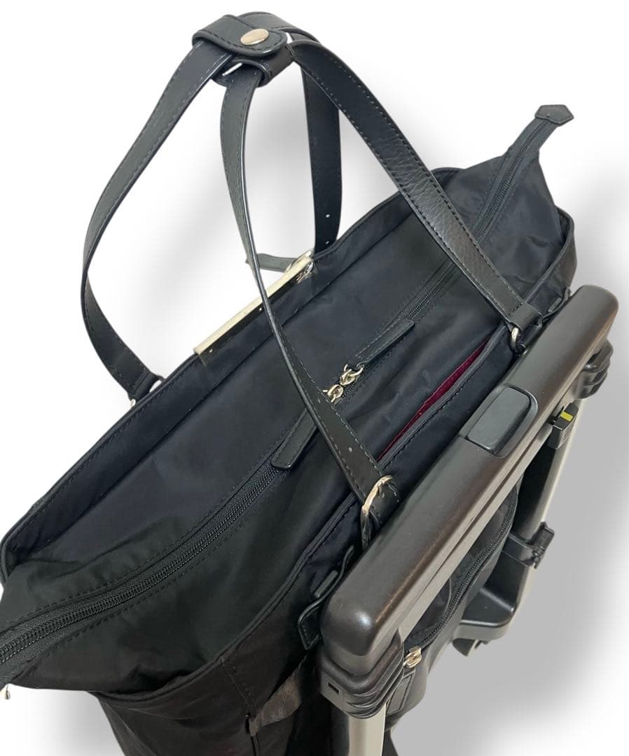 ✨美品✨送料無料 車輪ストッパー付き スワニー キャリーバッグ フルーア