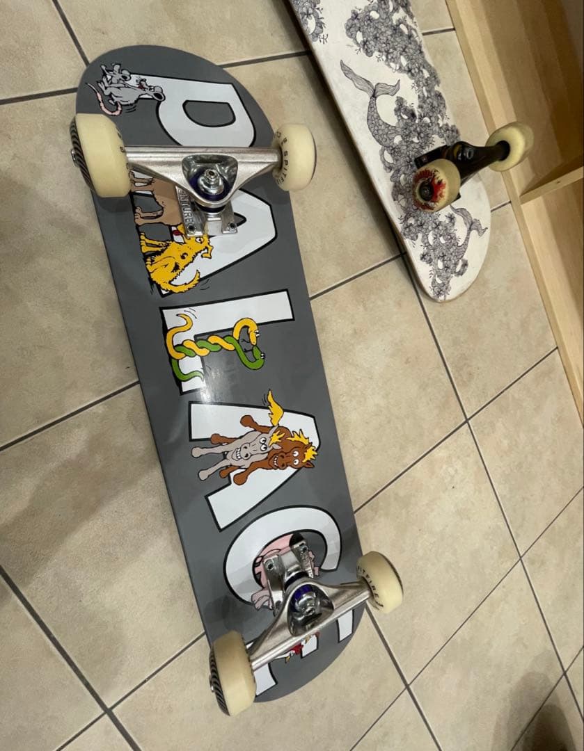 パレス　スケートボード 2022モデル