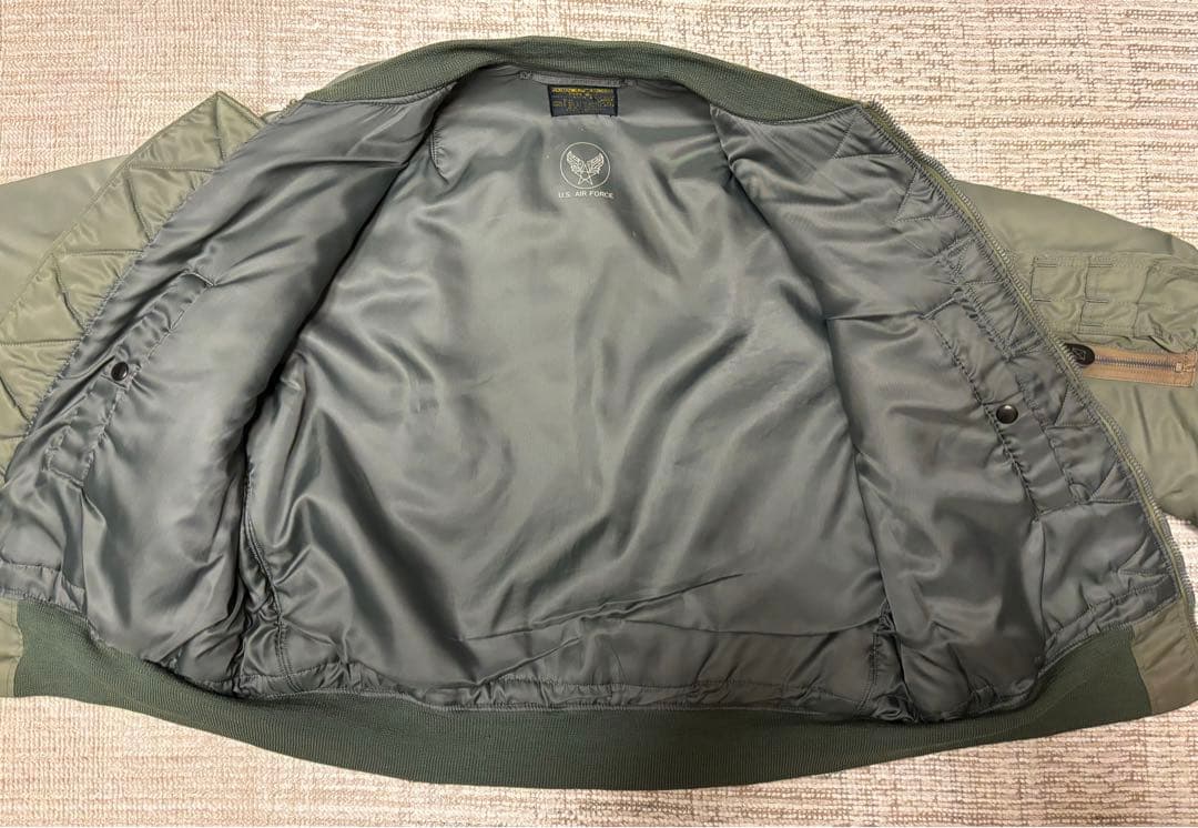 M.O.C.Ltd.inc. MA-1 フライトジャケット