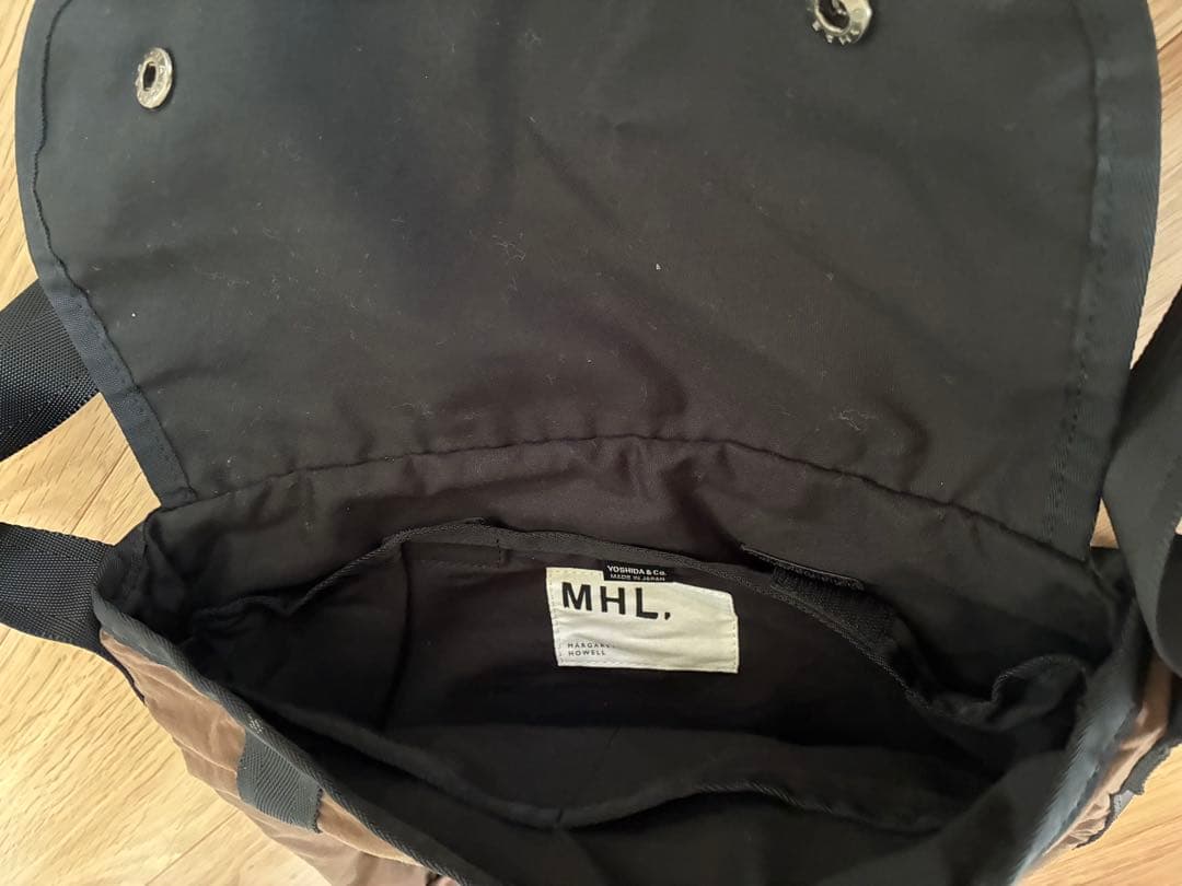 24SS MHL. WORN NYLON OXFORD メッセンジャーバッグ