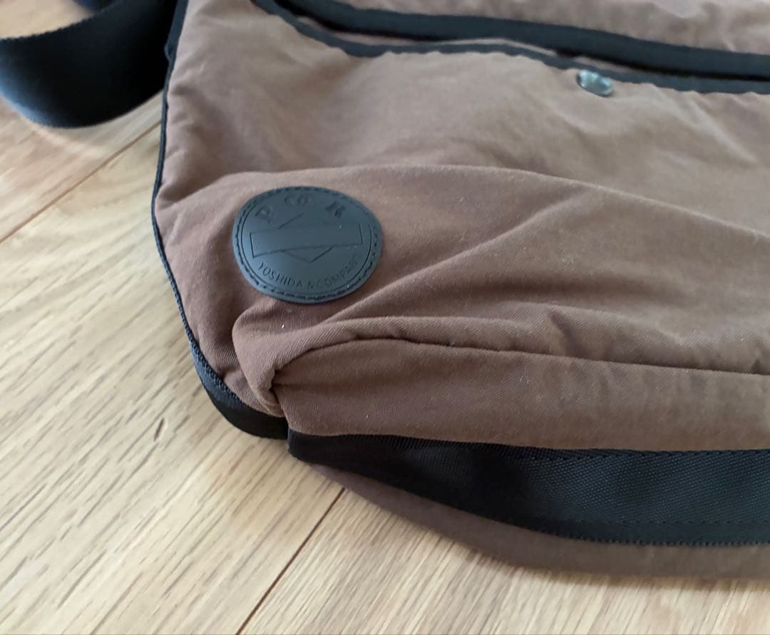 24SS MHL. WORN NYLON OXFORD メッセンジャーバッグ