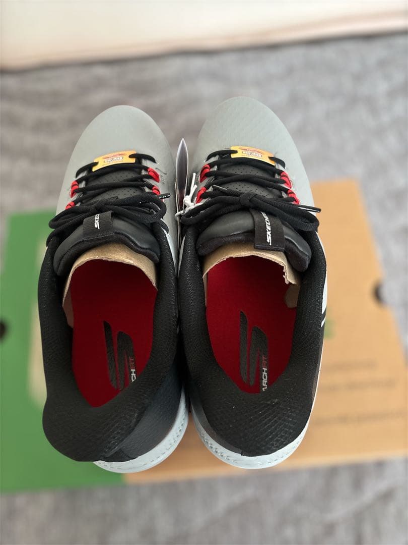 新品　SKECHERS GO GOLF グレー/ブラック/レッド 27.5㎝