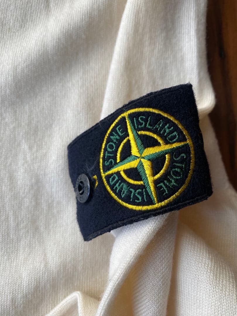 STONE  アイボリー ニットセーター