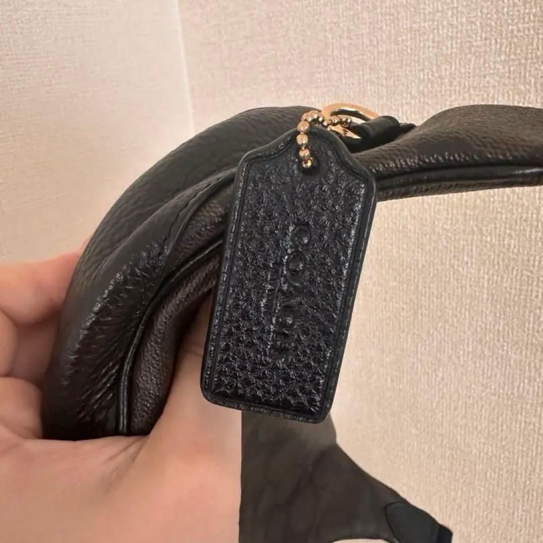 COACH ブラック ボディバッグ
