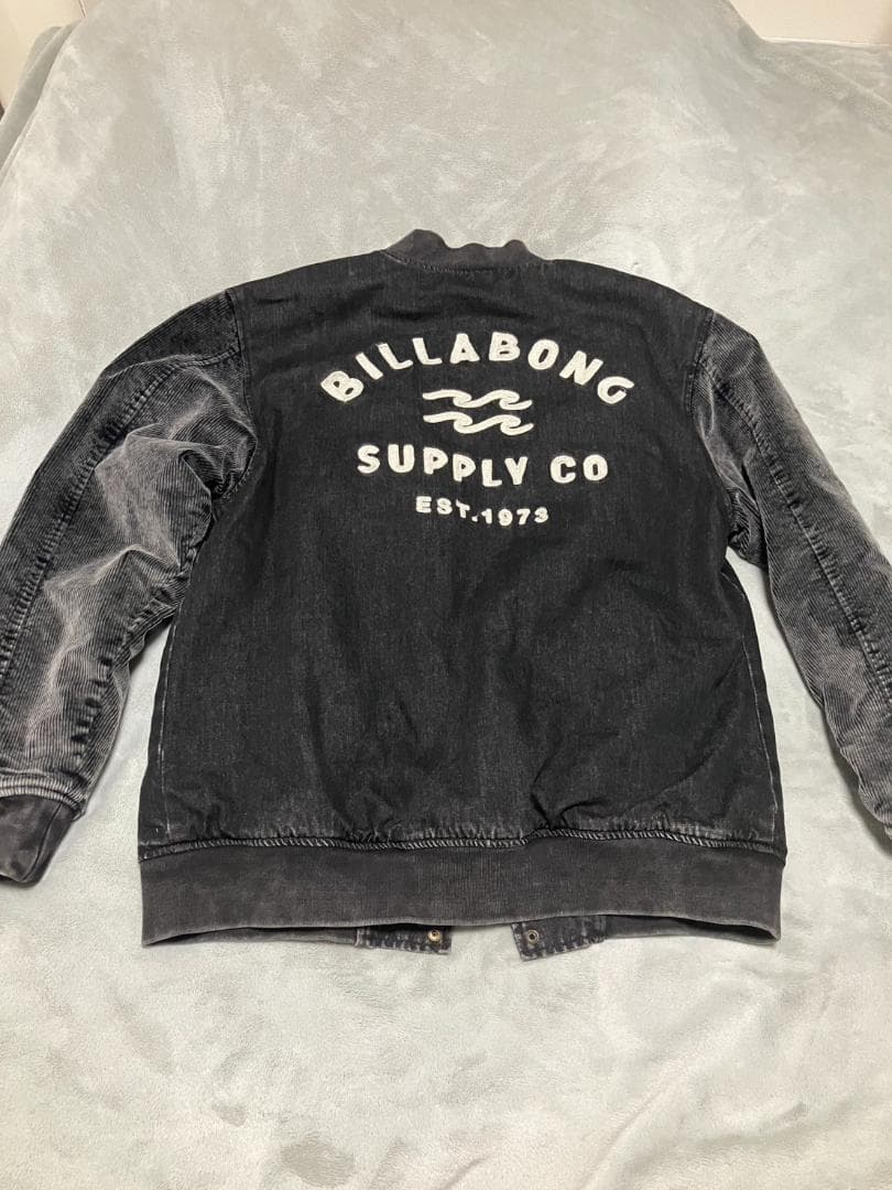 牙*ん様 BILLABONG メンズ バックロゴ刺繍中綿デニムスタジャン
