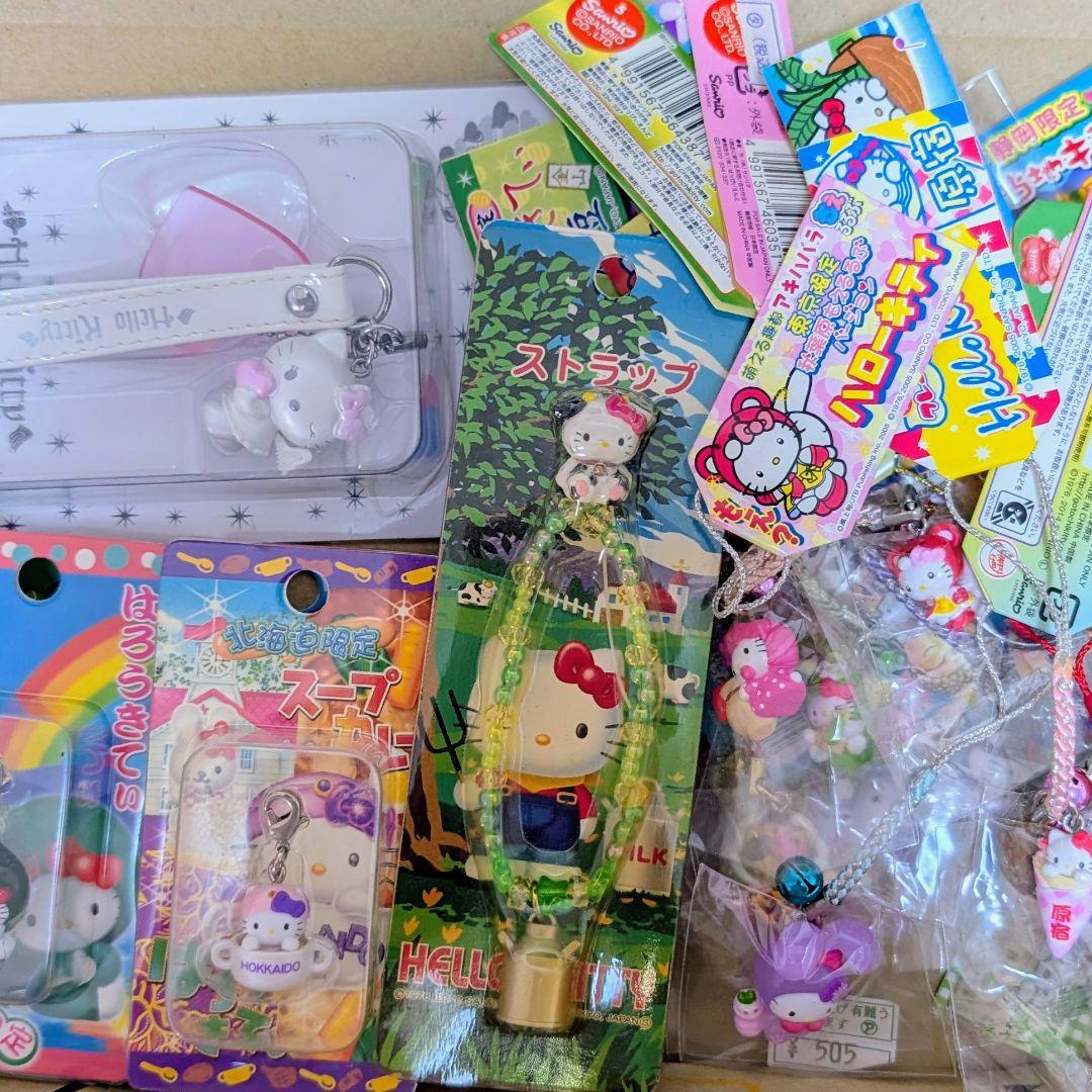 ハローキティ ご当地キティ ストラップ 24個おまとめ（天使他） - メルカリ
